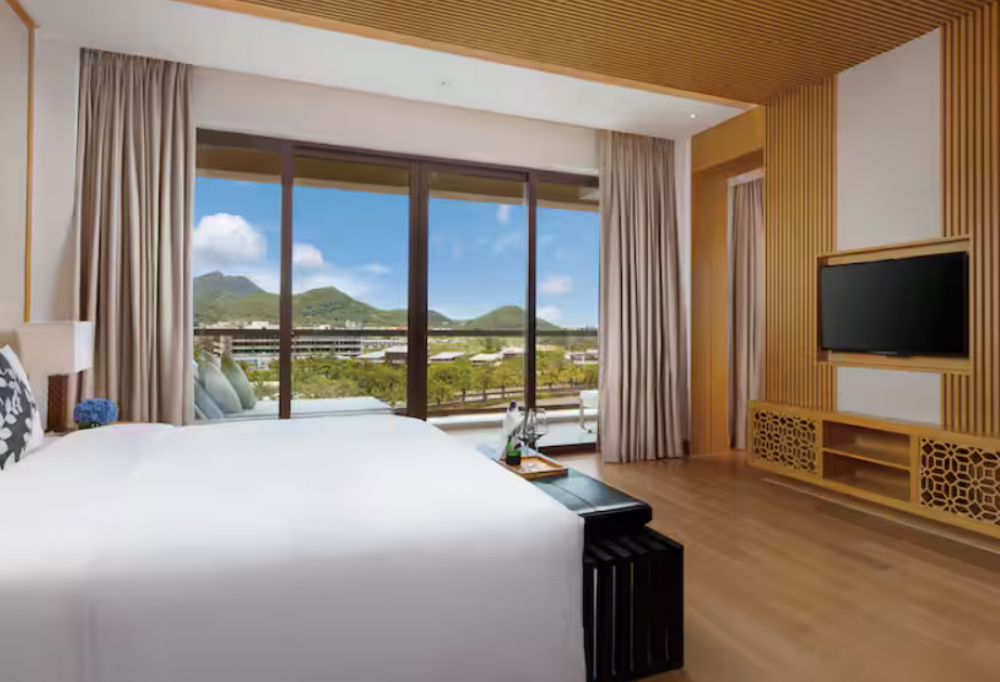 One Bedroom GV/OV Suite, Thousand Cranes Sanya Yazhou Bay,Curio Collection by Hilton 5*