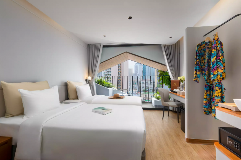 Premier City View/Partial Sea View, Seaside Boutique 4*