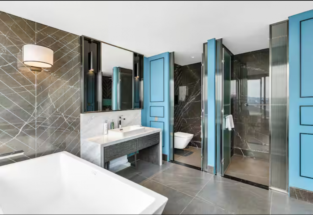 1 Bedroom Suite Ocean View with Balcony, Hilton Garden Inn Da Nang 4*