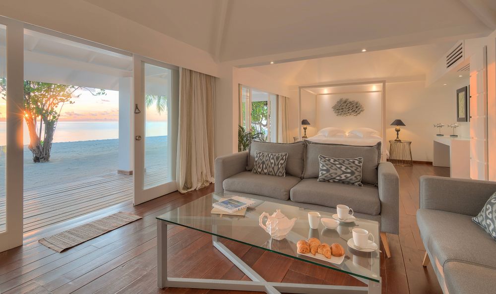 Beach Front Suite, Diamonds Thudufushi Island 5*