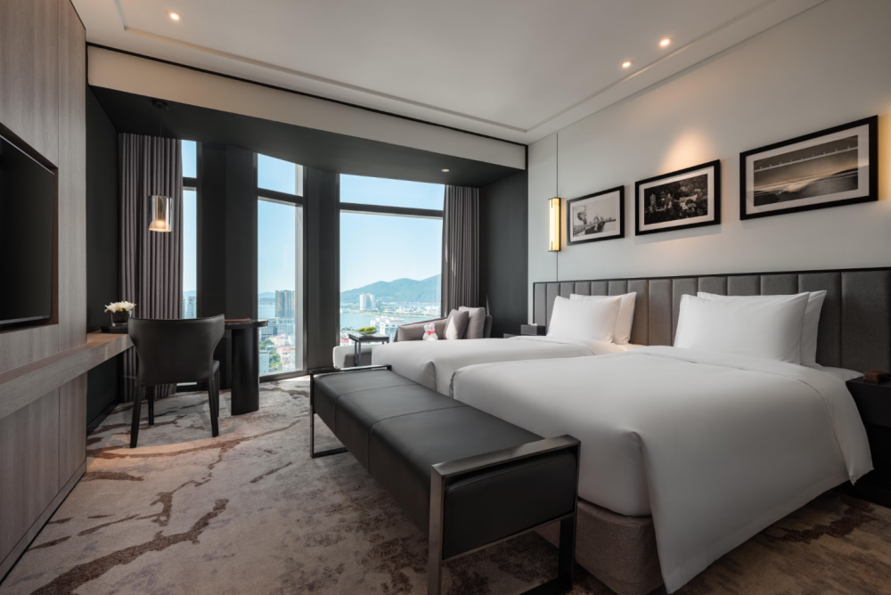 Premium, Crowne Plaza Danang City Center 5*