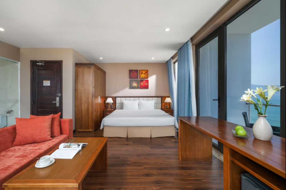 Premium, Yarra Ocean Suites Danang 4*
