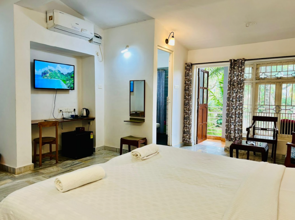 Deluxe AC, Per Avel Beach Holiday Home 3*