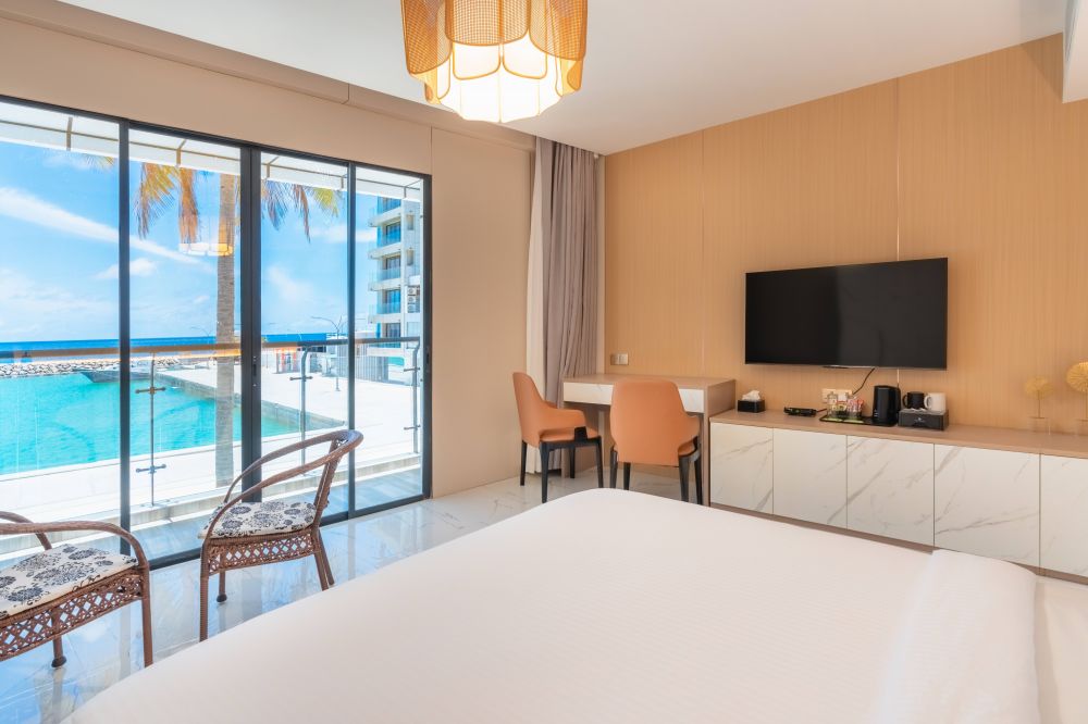 Deluxe Seaview with Balcony, WINGS By Hawks Hotels 3*