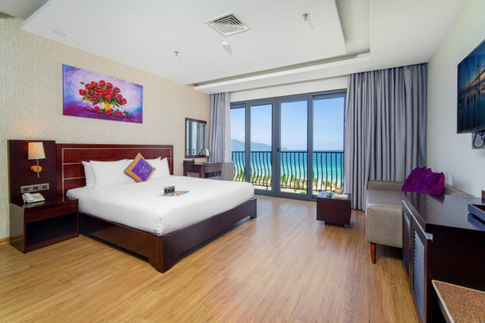 Suite Sea View with Bathtub & Balcony, Alani Hotel & Spa Da Nang 4*