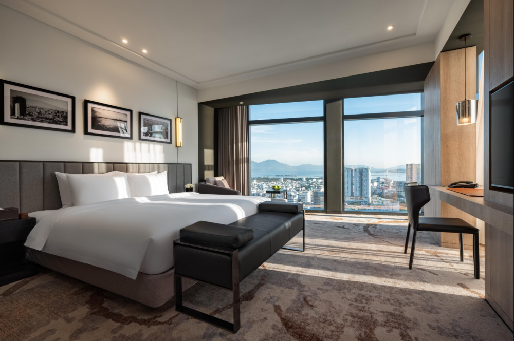 Premium, Crowne Plaza Danang City Center 5*
