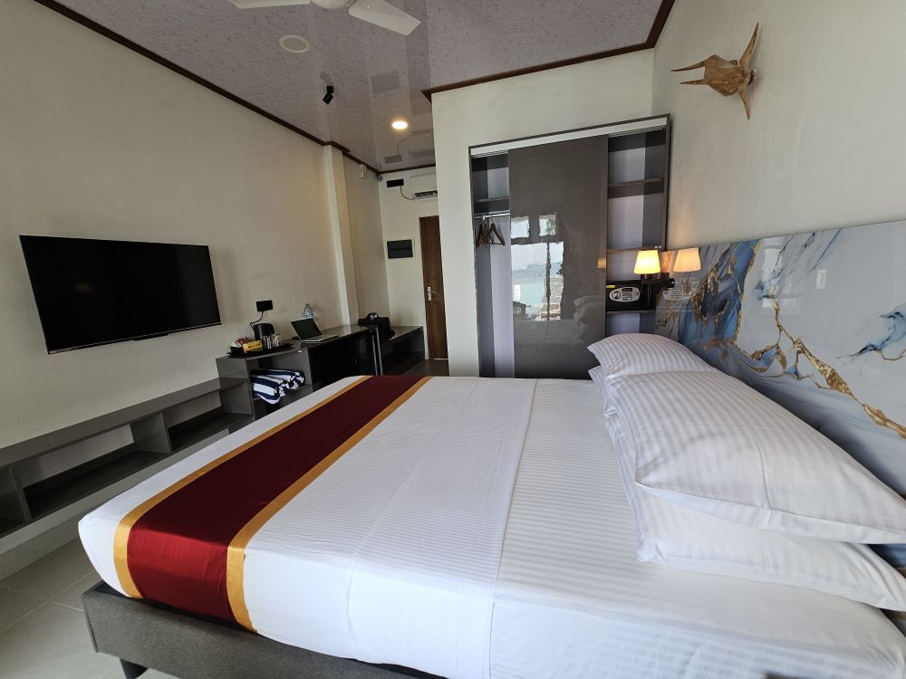 Deluxe Ocean View With Pool, Lagoon View Maldives 