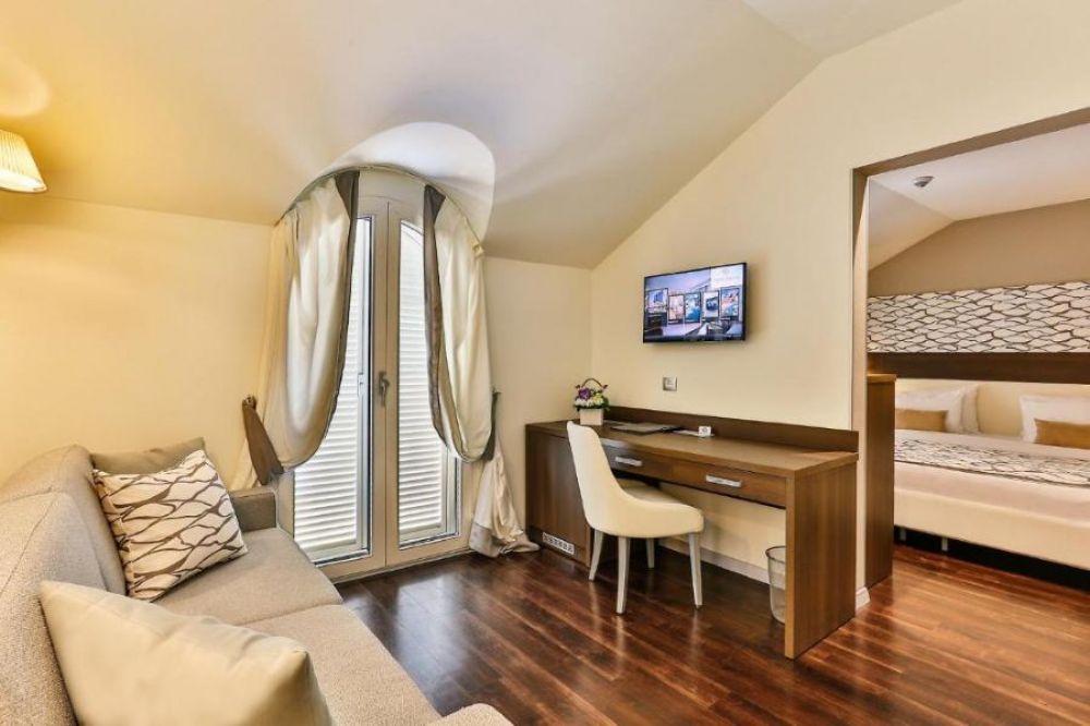 Junior Suite Side Sea View, Palma Tivat 4*