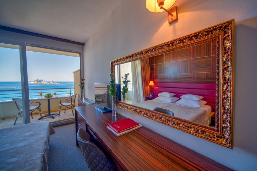 DBL Sea View, Palas 4*