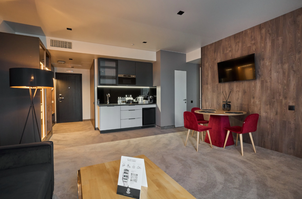 Suite with Terrace, Fomich Residence 