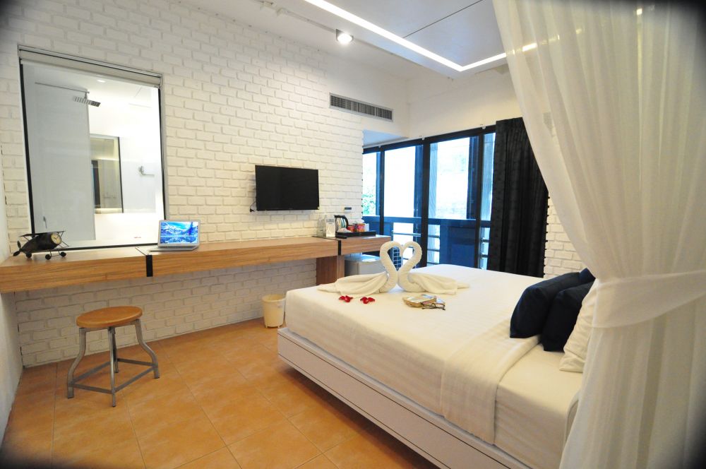 Grand Deluxe Double with  Balcony, Forty Winks Phuket 4*