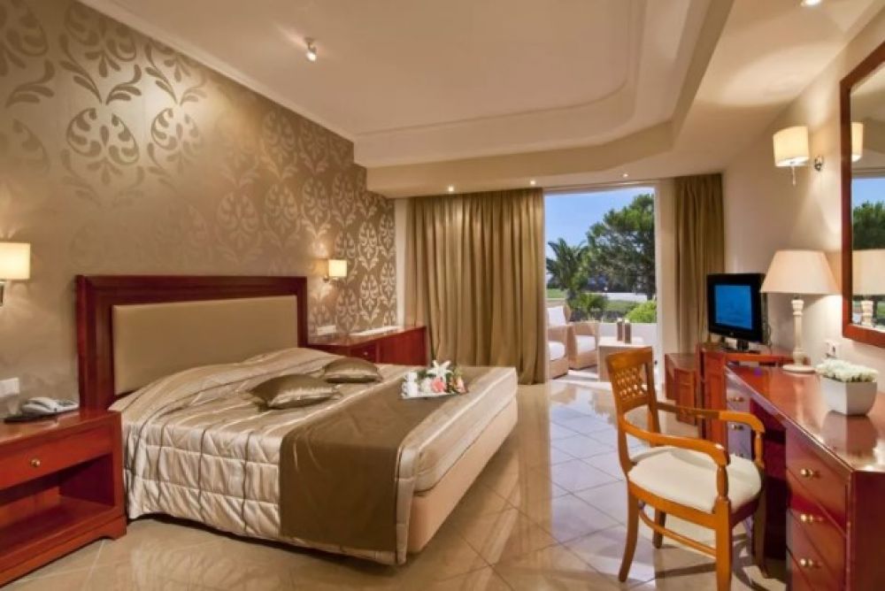 Senior Presidetial Suite 3 Bedroom, Kipriotis Village Resort 4*