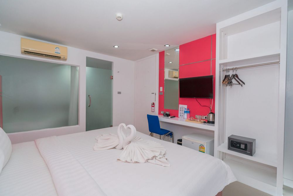 Deluxe Room, Patong Diamond Hotel 3*