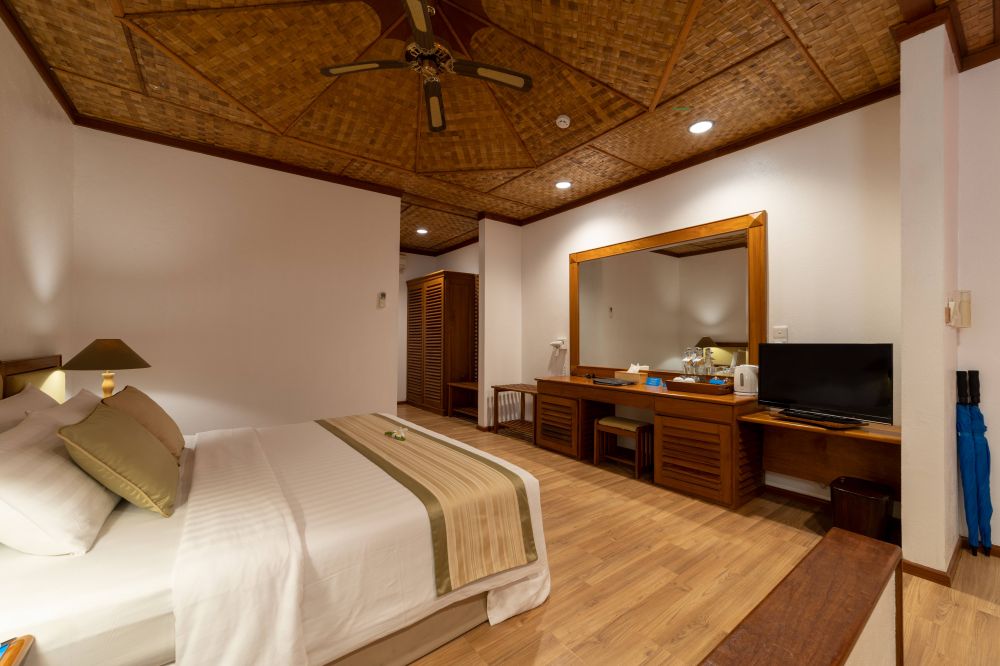 Standard Beachfront Room, Bandos Island Resort 4*