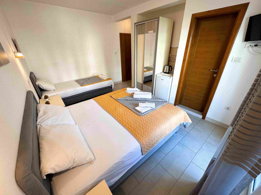TRPL room, DMD Budva 3*