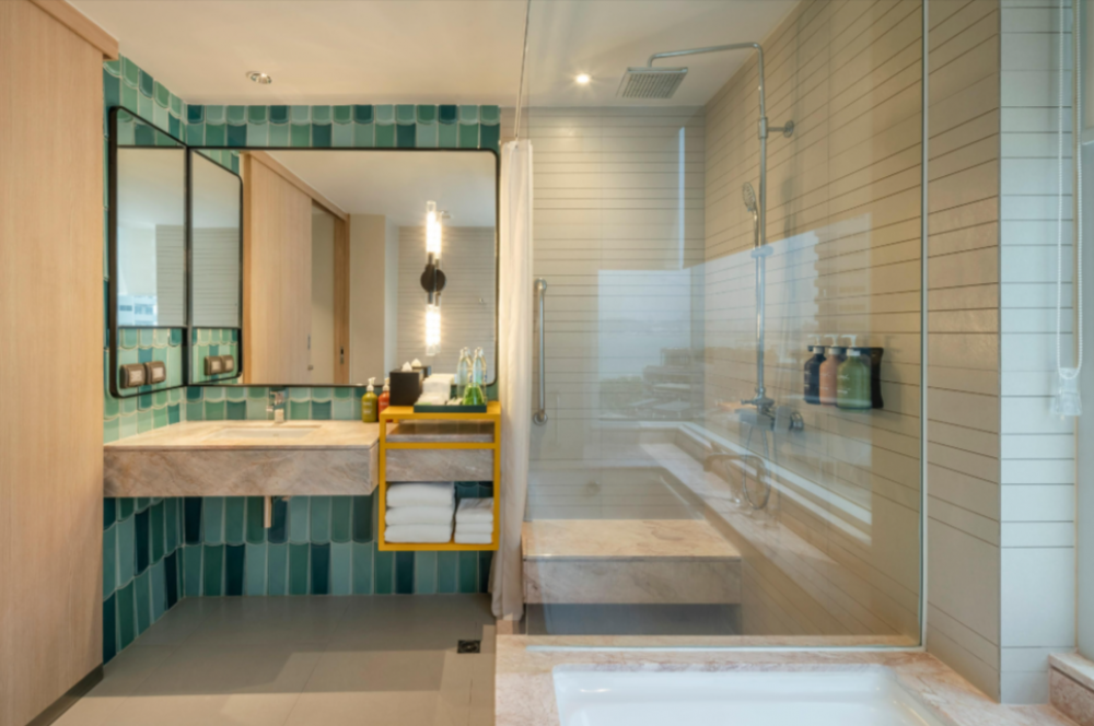 One Bedroom Suite, Holiday Inn Pattaya 5*