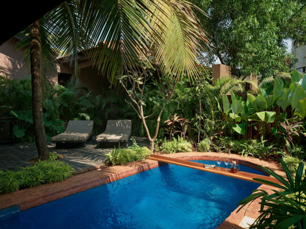 Beach House, Red Thread Morjim 4*