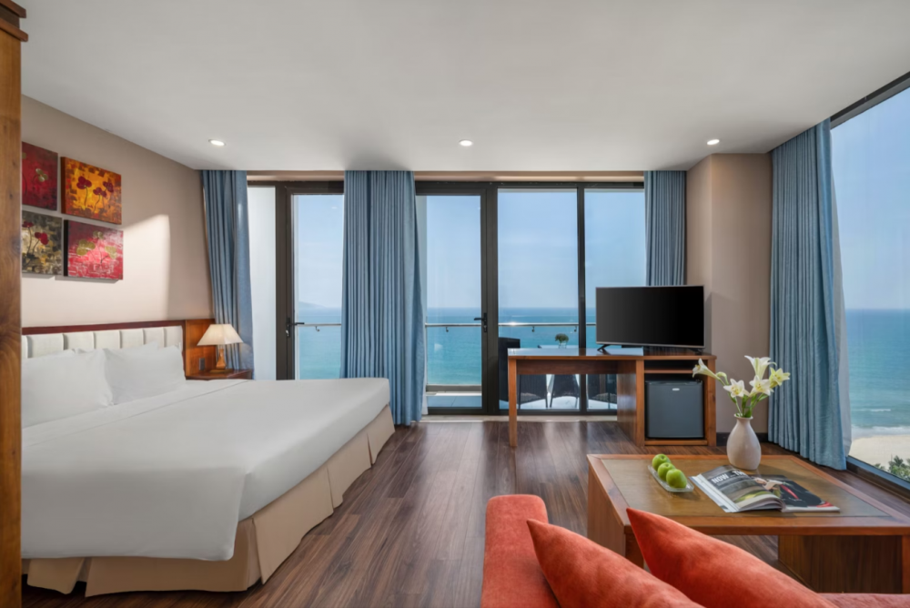 Premium, Yarra Ocean Suites Danang 4*