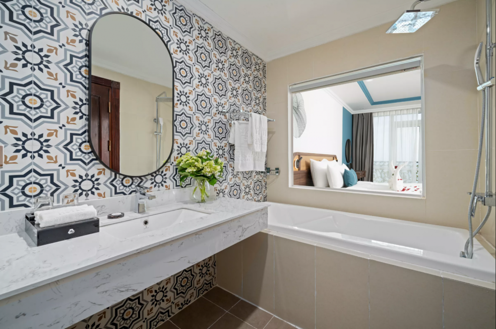Suite Ocean View with Balcony, Paracel Beach Hotel 4*