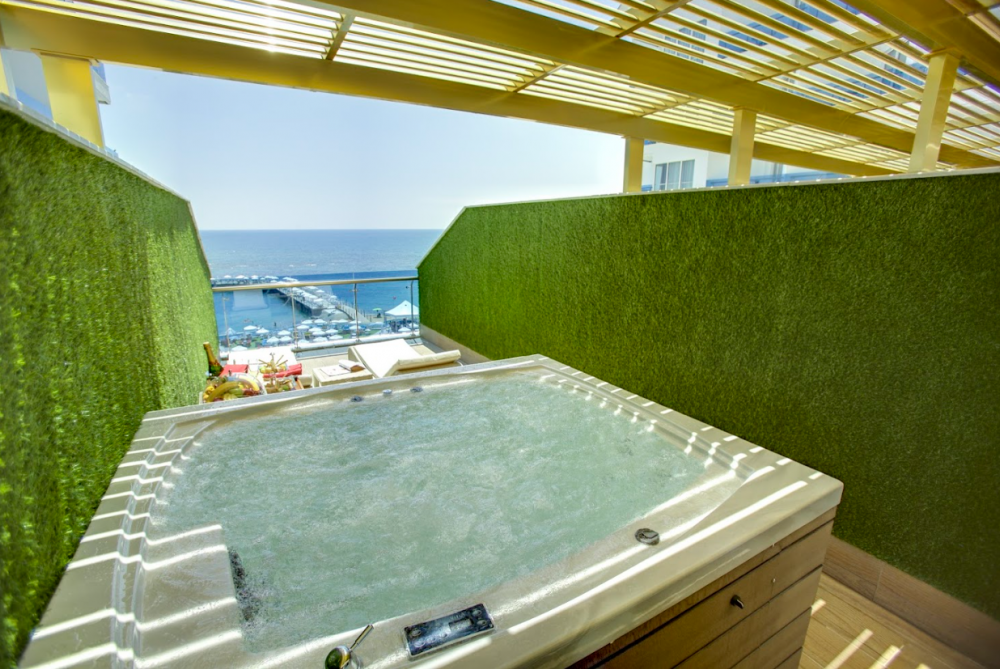 Superior Room (Fantasy), Azura Deluxe 5*