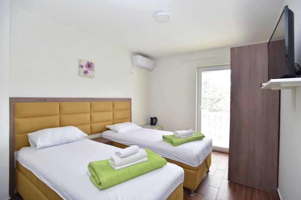 DBL, Jana Apartments 3*
