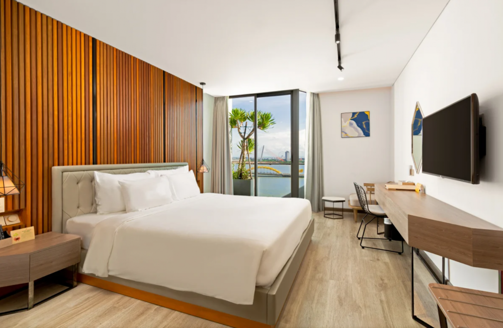 Deluxe Riverfront with balcony, Haian Riverfront Hotel Danang 4*