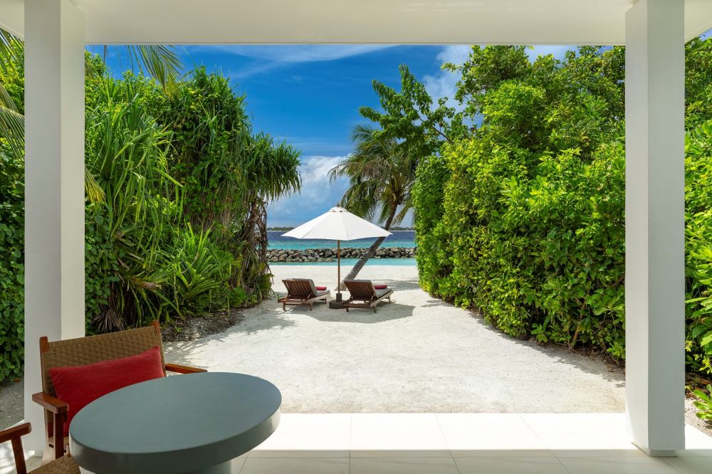Beach Bungalow, Dhigali Maldives 5*