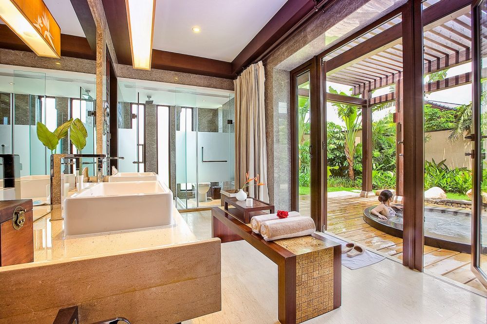 Premier One-Bedroom villa with private pool and ocean view, Hainan Narada Resort & Spa Perfume Bay - All Villas 5*