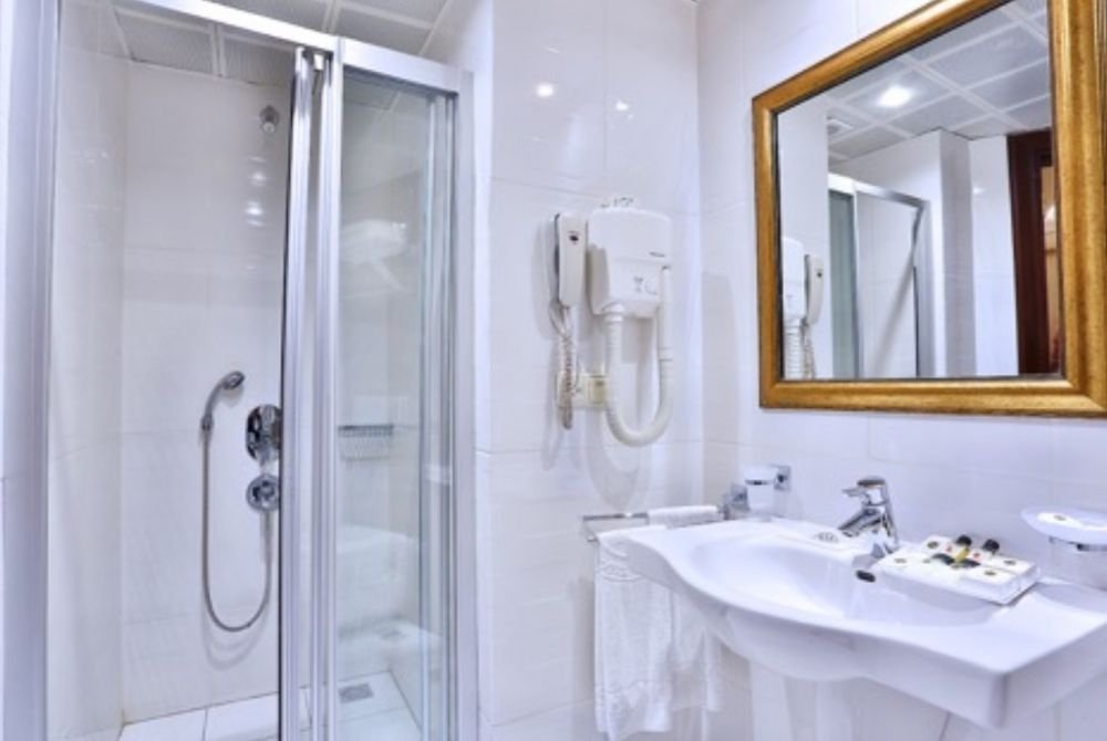 Standard Room, Ramada By Wyndham Istanbul Grand Bazaar 4*