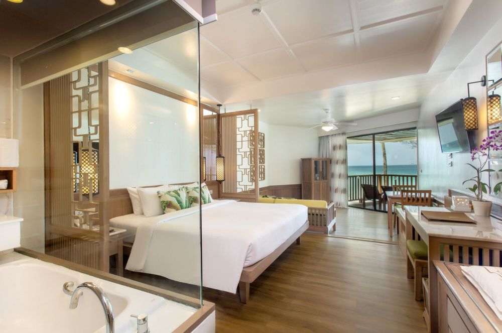 Junior Suite Oceanfront (Thani Wing), Kata Thani Phuket Beach Resort 5*