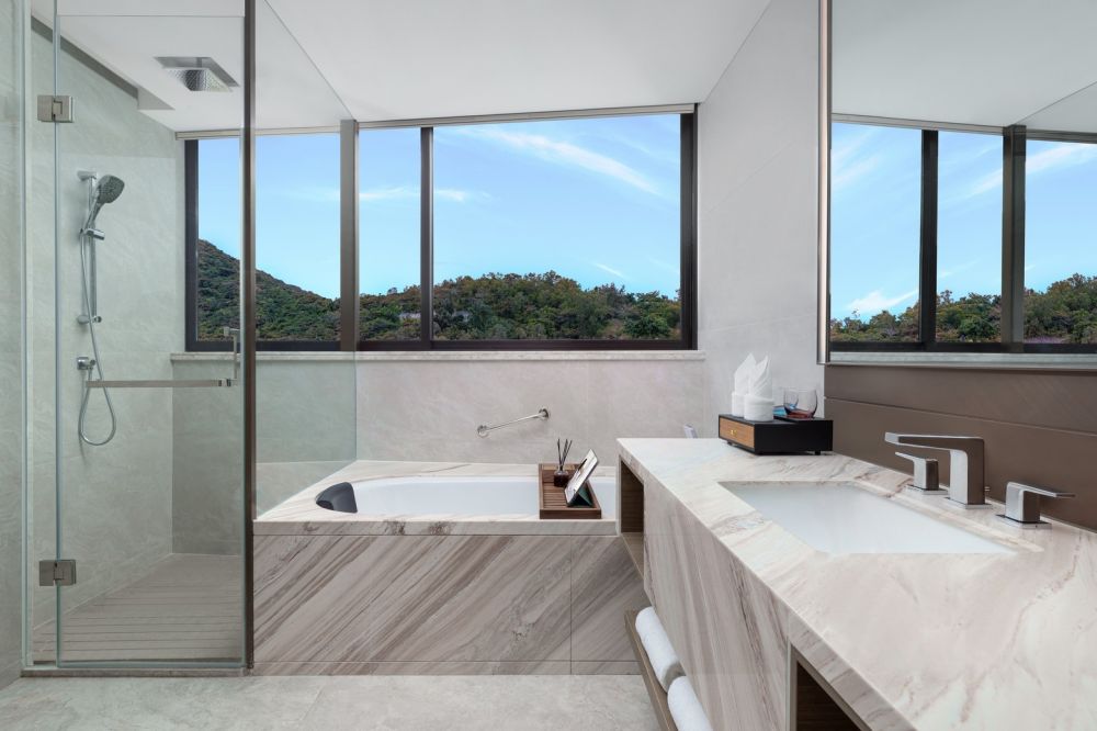 Three-bedroom Deluxe Suite, Ascott Dadonghai Bay Sanya 5*