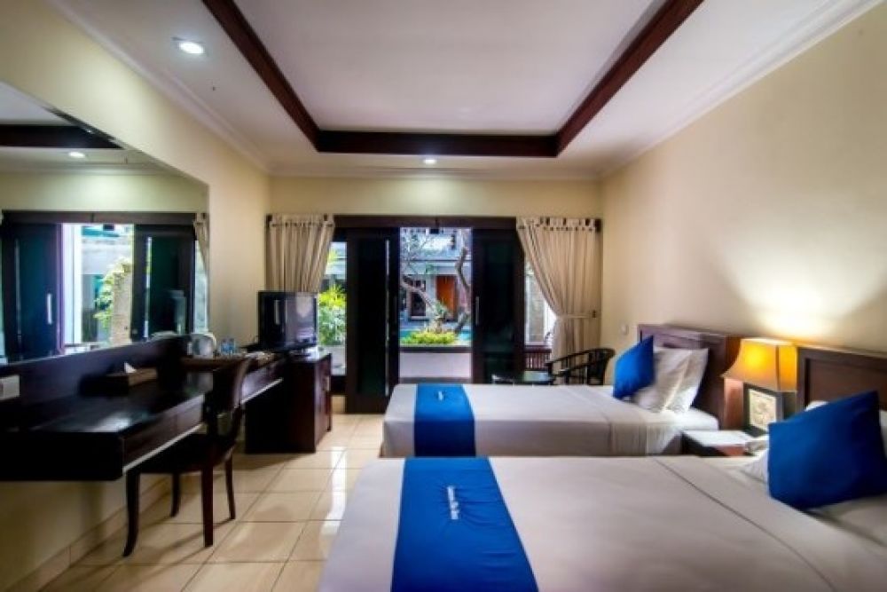 Deluxe Pool Access, Champlung Mas Hotel 3*