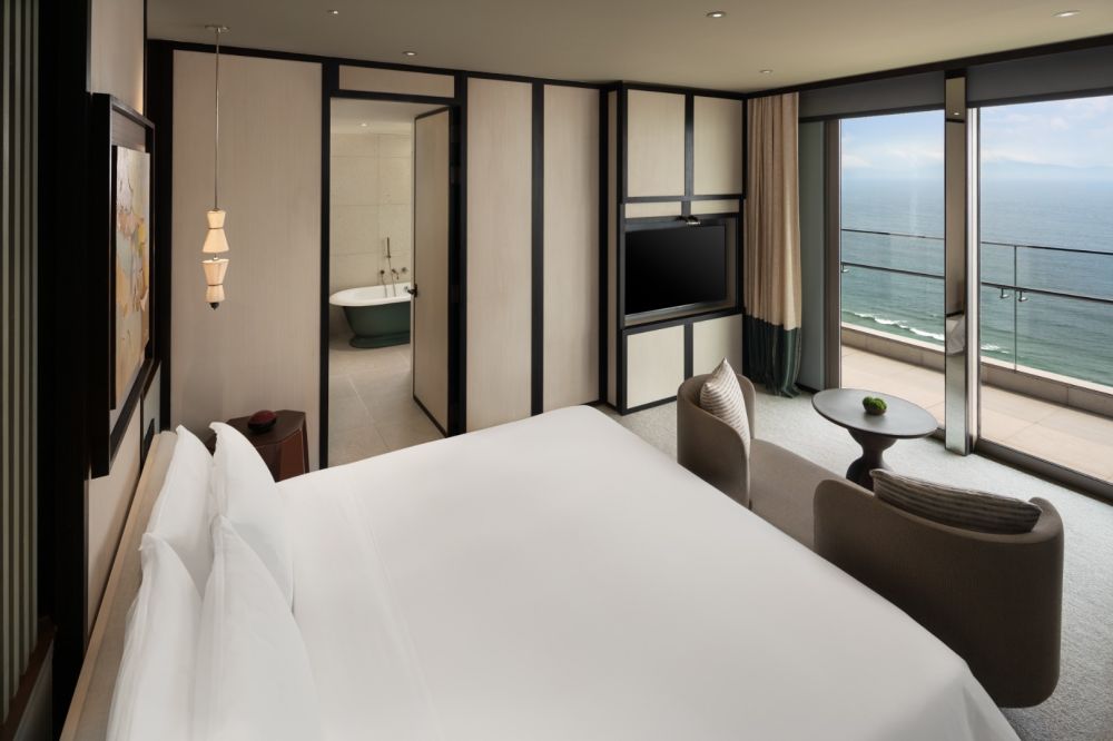 Premier OV Suite, New World Hoiana Beach Resort 5*
