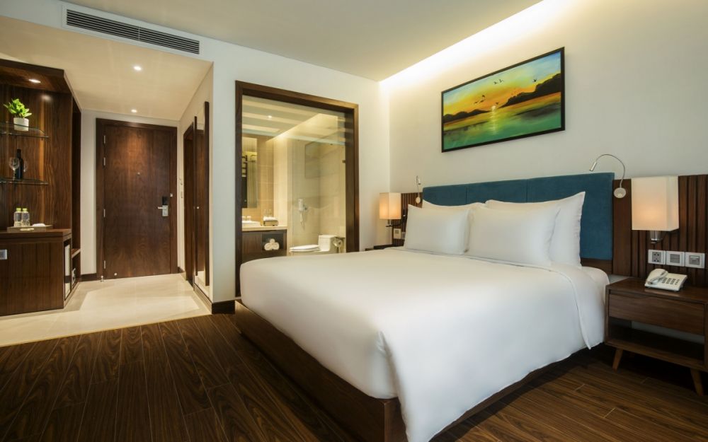 Deluxe, Maximilan Da Nang Beach 4*