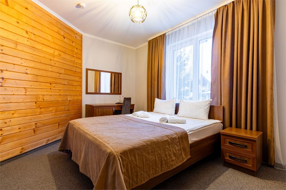 2-местный, Князів Двір 3*