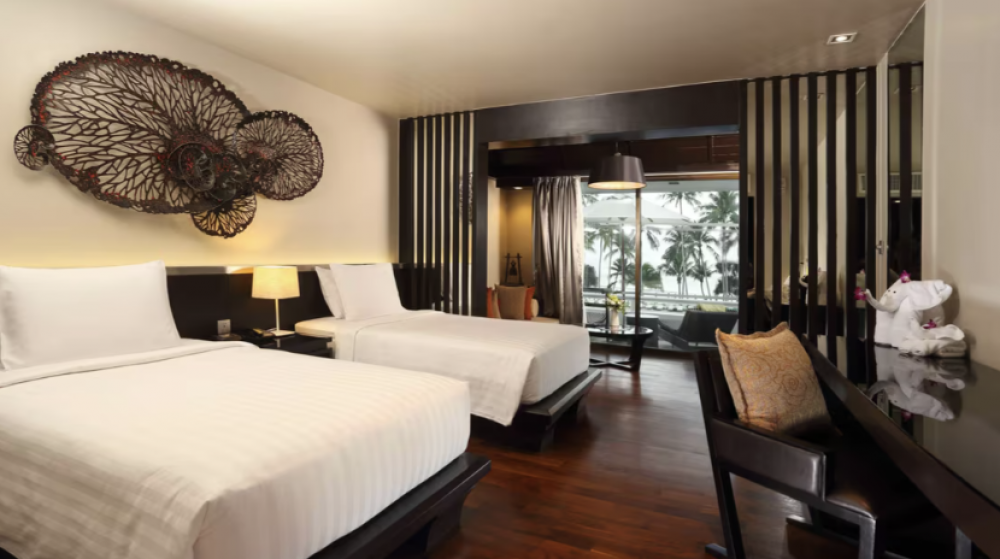 Deluxe View Junior Suites, Le Meridien Phuket 5*
