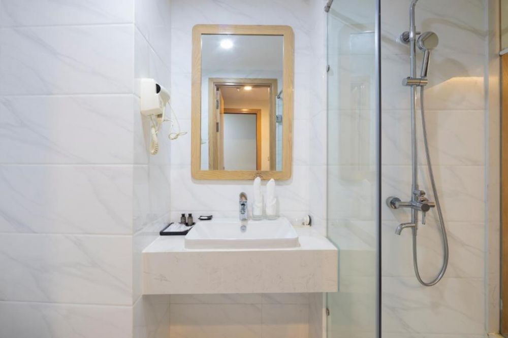 Deluxe City View, Gibson Hotel Nha Trang 3*