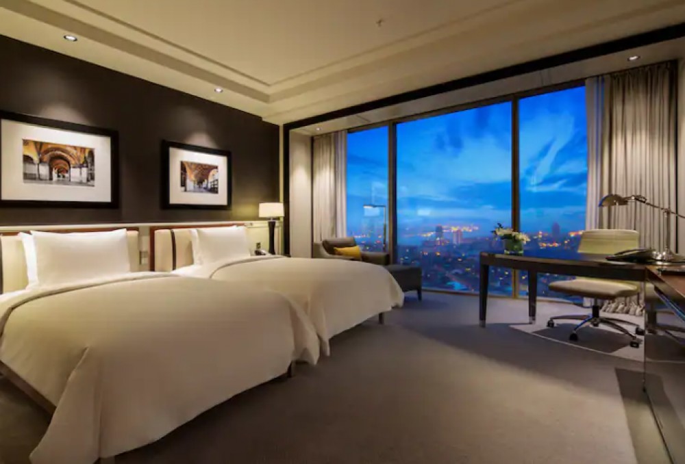 Hilton Guest Room, Hilton Istanbul Bomonti Hotel & Conference Center 5*