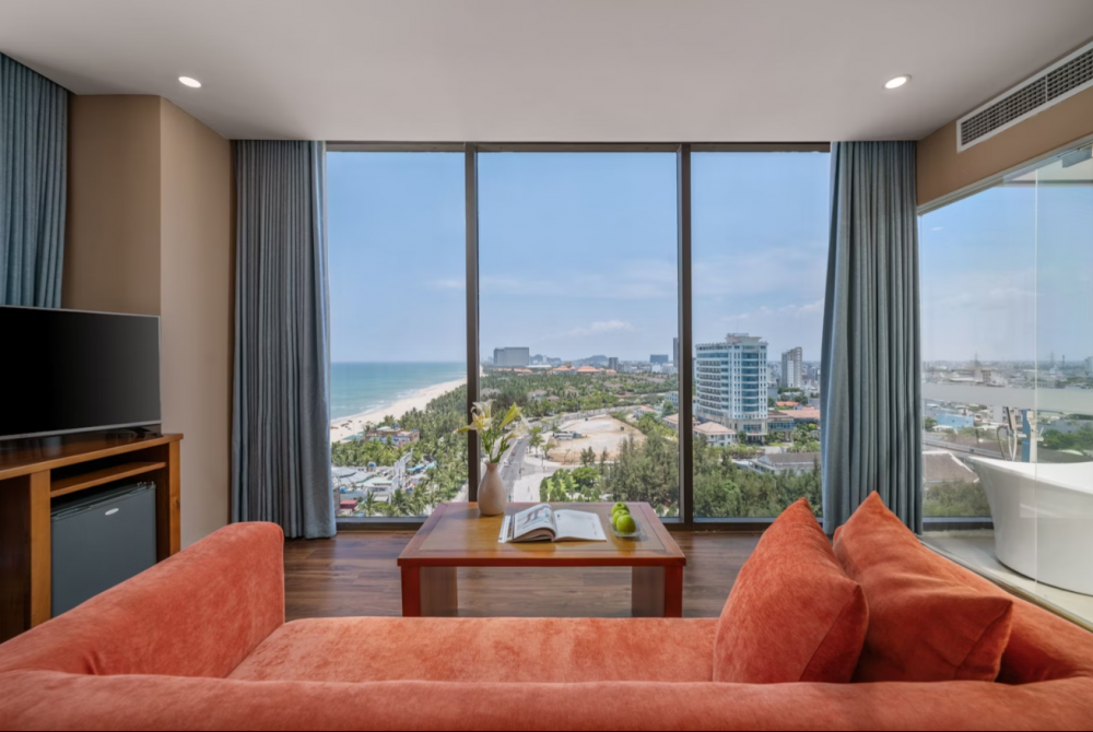 Premium, Yarra Ocean Suites Danang 4*