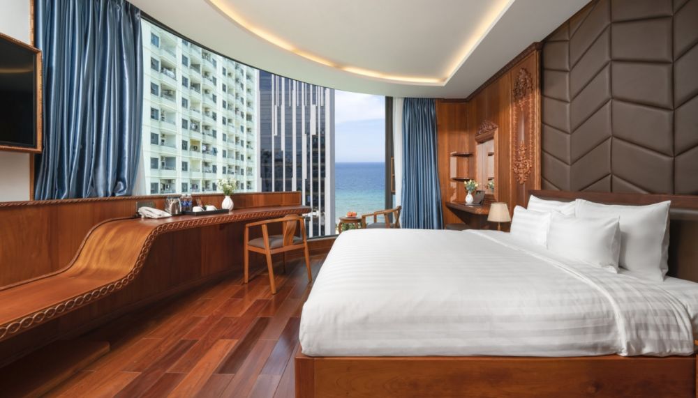Deluxe Double with Bathtub, Monalisa Luxury Hotel 3*