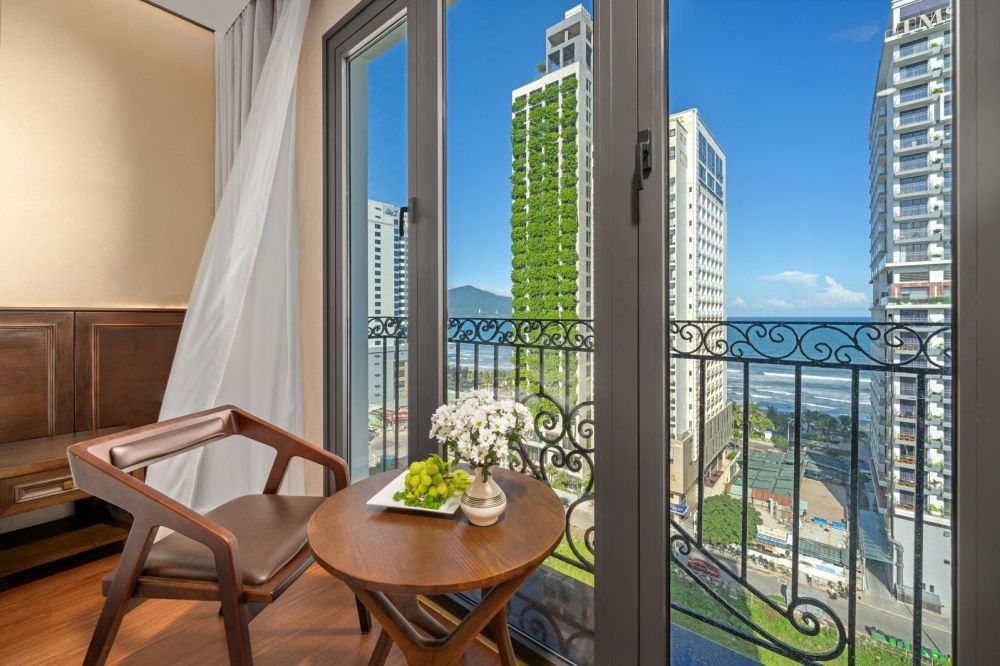 Deluxe Double/Twin Sea View With Balcony, Golden Lotus Hotel Da Nang 4*