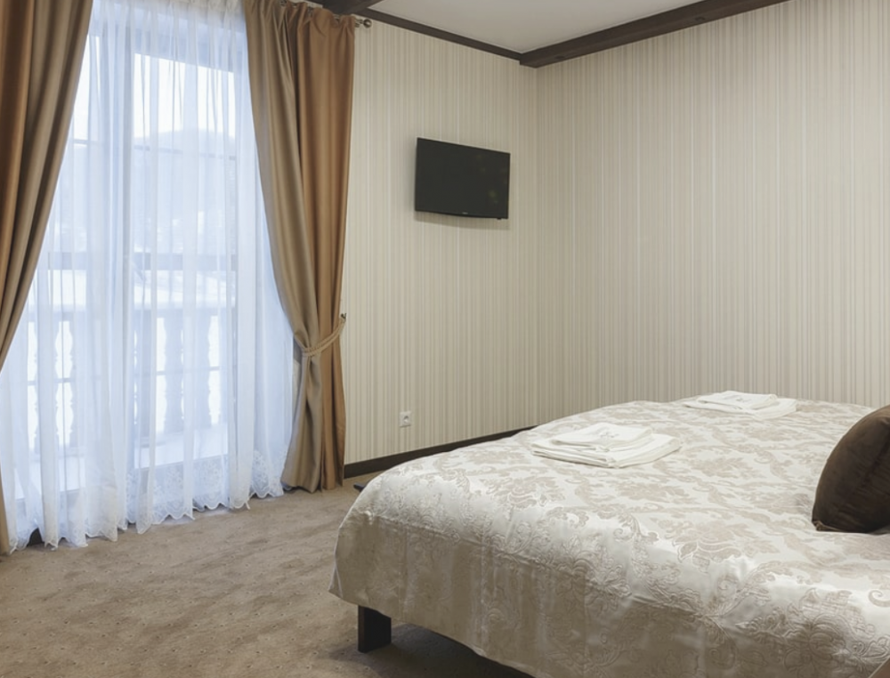 Полулюкс 2-местный с балконом, GasthauS & SPA 4*