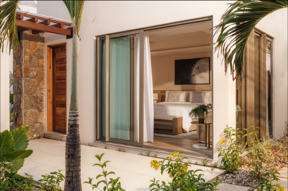 6-Bedroom Beach Front Private Homes Villa, One & Only Le Saint Geran 5*