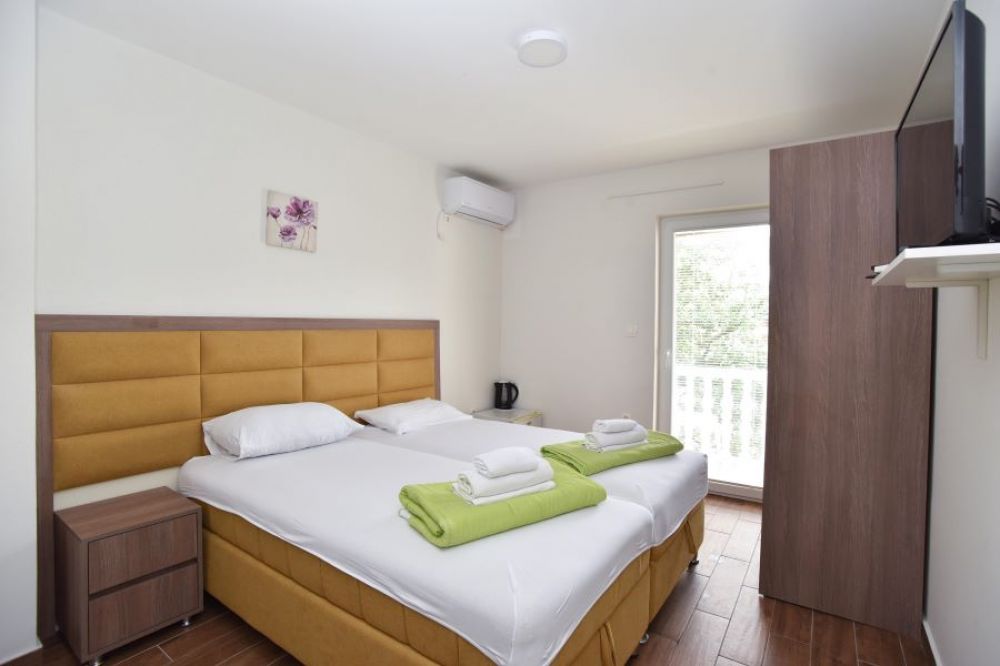 DBL, Jana Apartments 3*