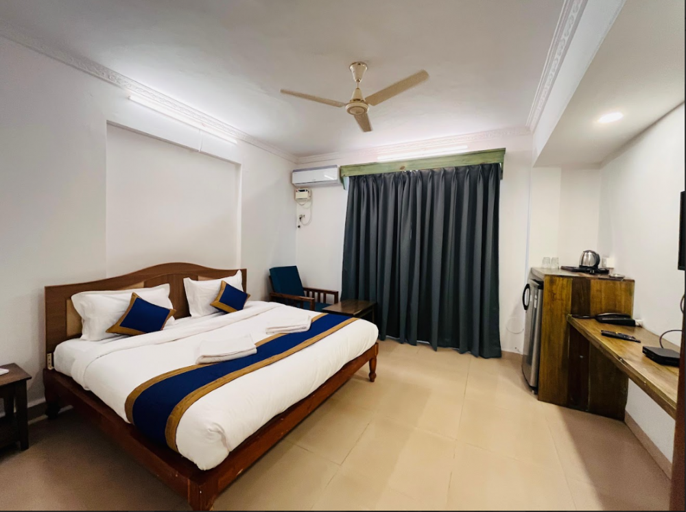Standard AC, Nagas Hotel Satyavati 2*