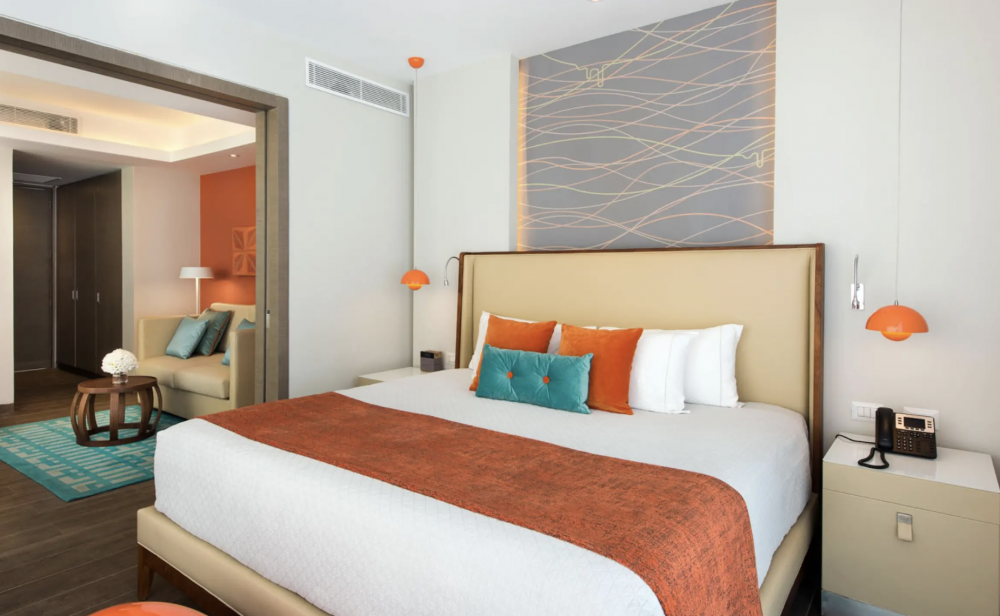 Swank Wraparound Swim-Up Suite, Nickelodeon Hotel & Resort Punta Cana 5*