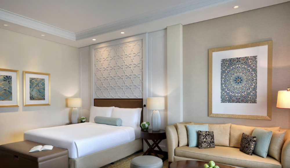 Club Garden KING, The Ritz-Carlton, Dubai 5*