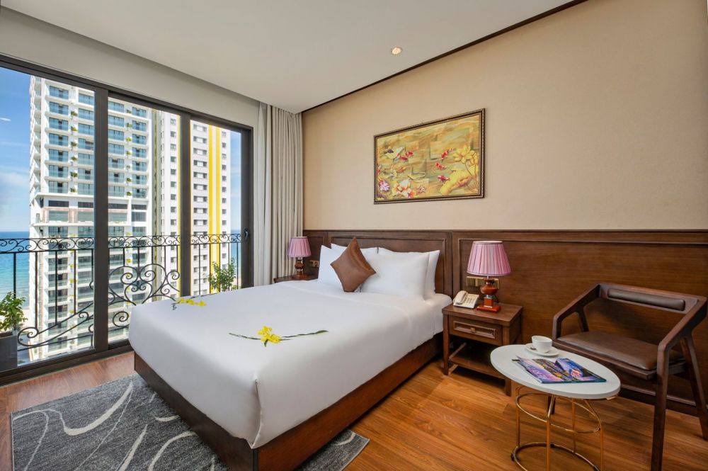 Deluxe Double/Twin Sea View With Balcony, Golden Lotus Hotel Da Nang 4*