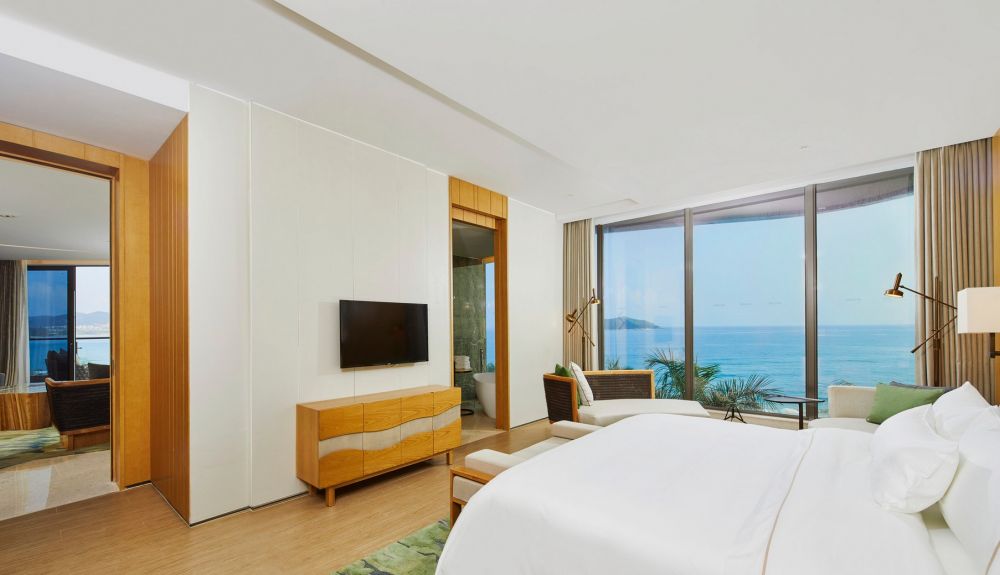 Prime Minister Suite (Grand Ocean View Suite with Two Bed Rooms）, The Westin Shimei Bay Resort 5*