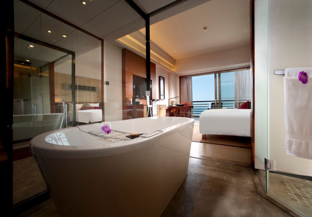 Executive Deluxe Ocean View Room, Pullman Ocean View Sanya Bay Resort & Spa 5*
